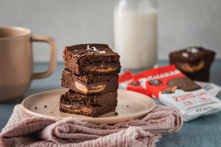 Brownies rellenos con Peanut Butter Cups Quest - Ya se ha dicho suficiente